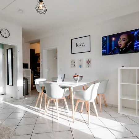 Apartment Janu-homes - 3 - 5 Betten, Schlossblick Vom Roemer Runkel