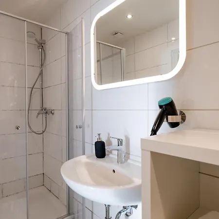 Janu-homes - 3 - 5 Betten, Schlossblick Vom Roemer Runkel