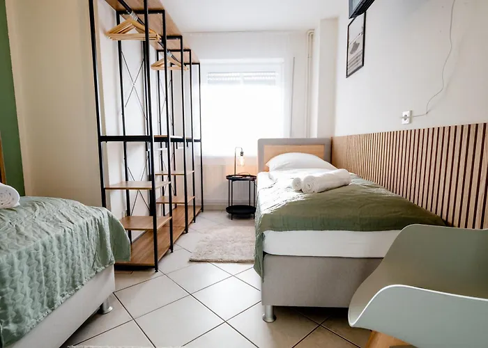 Janu-homes - 2 - 5 Betten, Schlossblick Vom Roemer Apartman